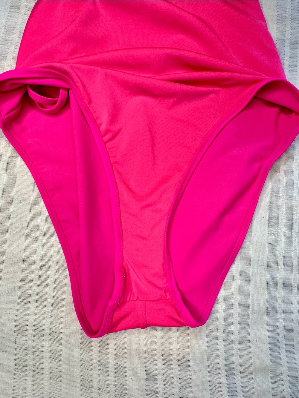 Good American Always Sunny One Piece Swimsuit Knockout Pink Size 2 Like New - Picture 7 of 9